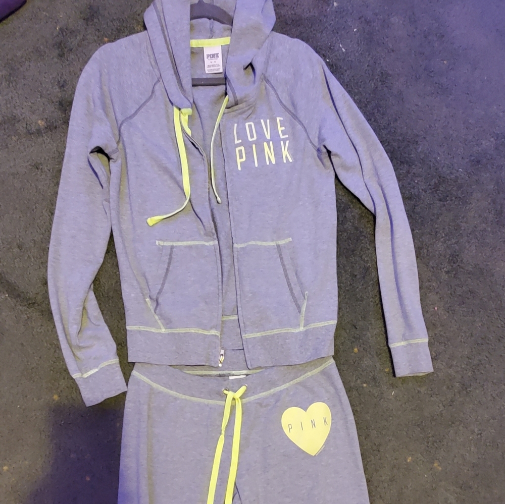 VS Pink outfit